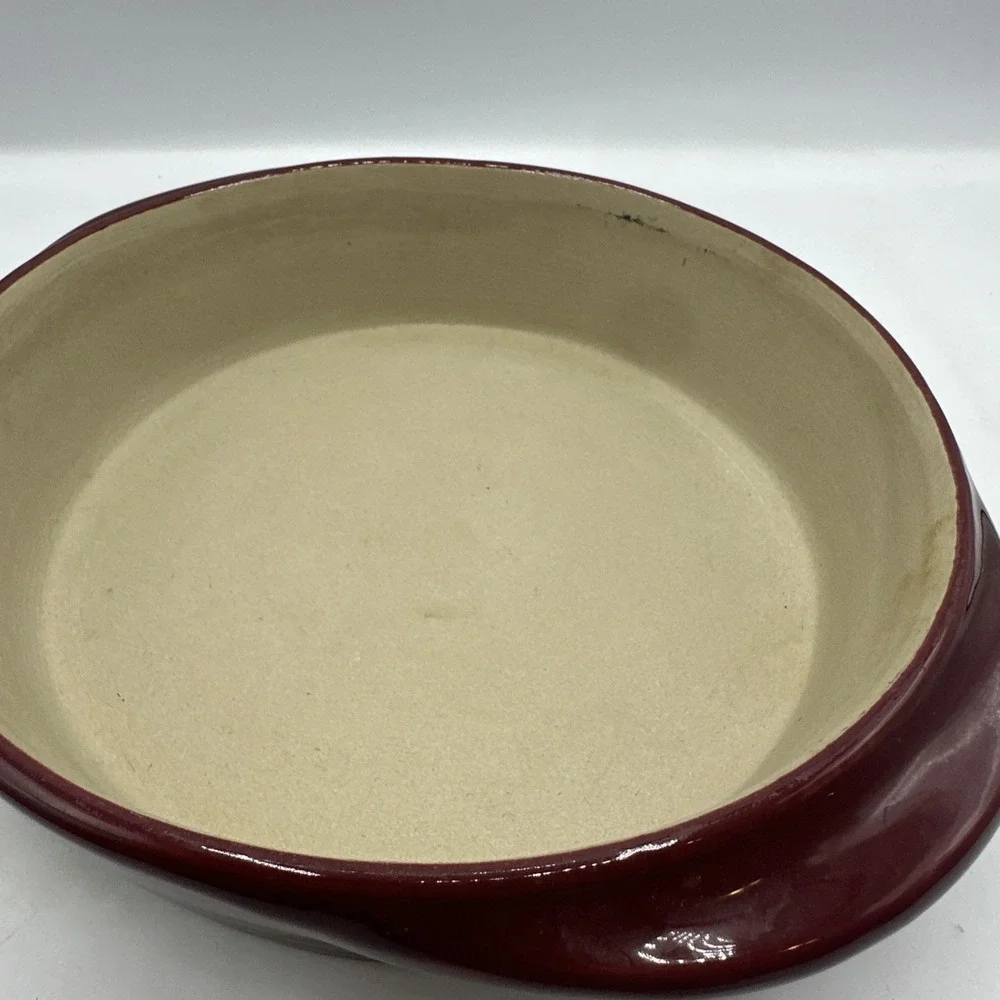 Pampered Chef Family Heritage Round Stoneware Baker Red Unglazed Holiday Dish 8